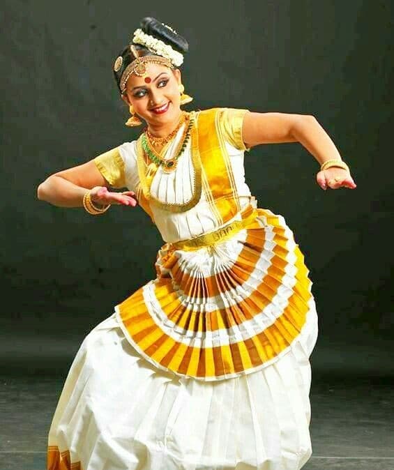 Mohiniyattam